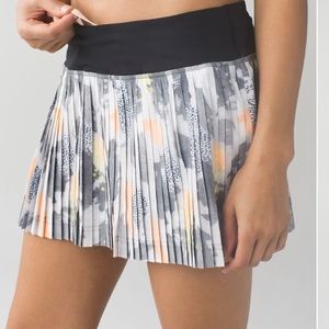 lululemon athletica Black and Gray Mini Skirt